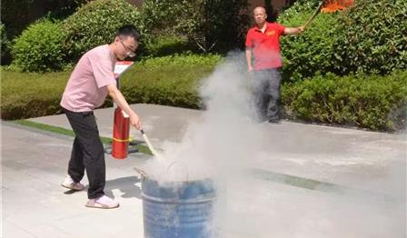 以演筑“防” ，以讲防“患” | 兴城住房公司结合人居智慧公司发展消防应急演练